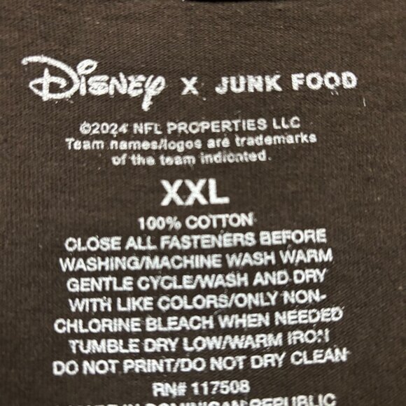 Disney x NFL Cleveland Browns Brown NFL Football Oversized T-Shirt Size XXL - Picture 4 of 4